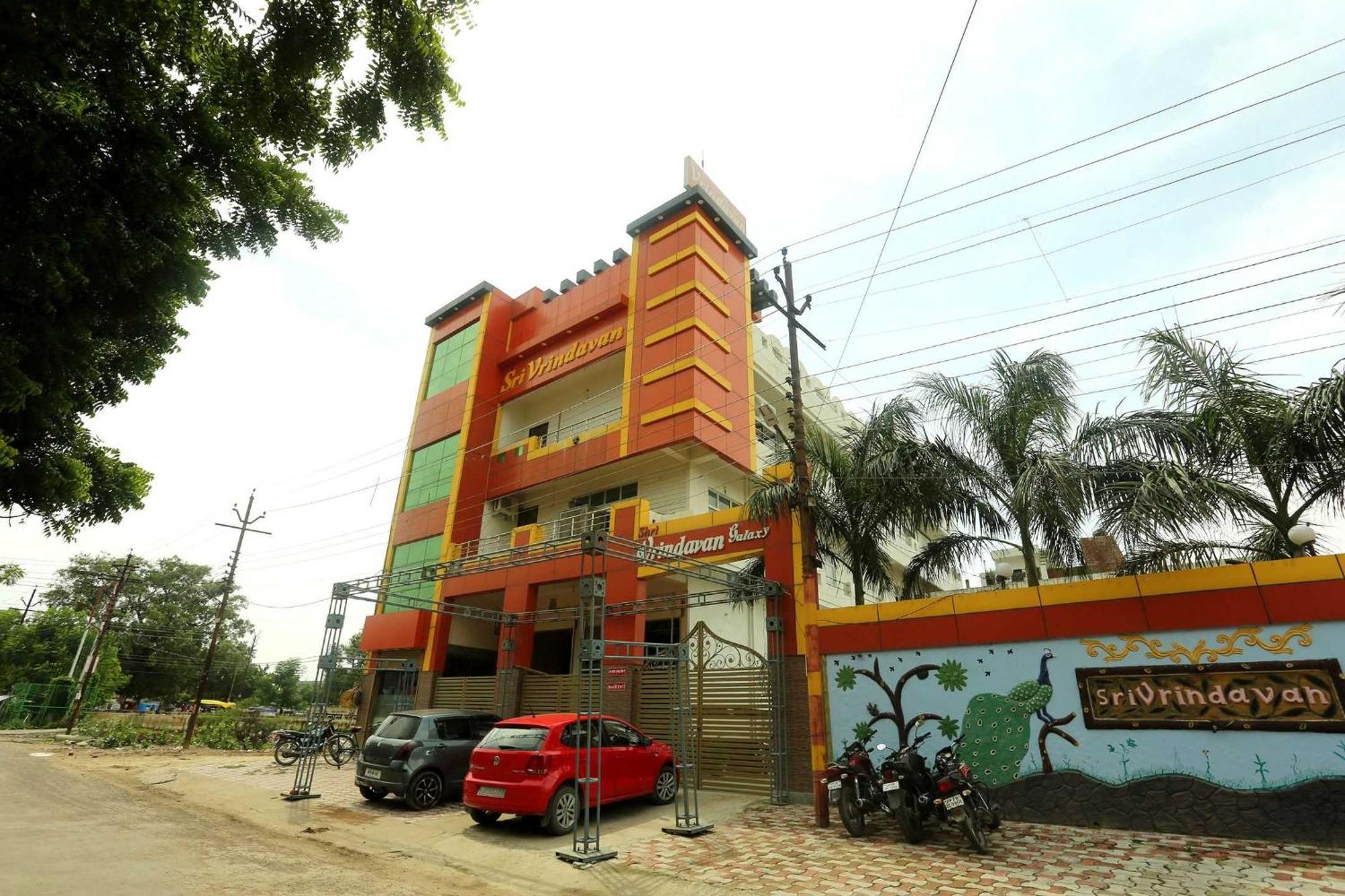 Oyo Flagship 17204 Vrindawan Galaxy Hotel Kānpur Exterior foto