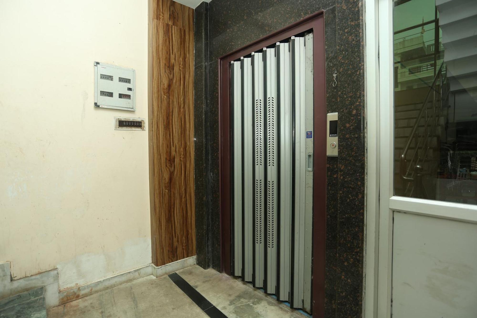 Oyo Flagship 17204 Vrindawan Galaxy Hotel Kānpur Exterior foto